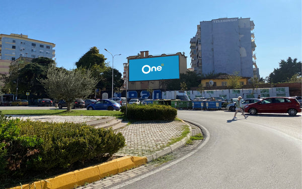 Fasada Sheshi Avni Rustemi Pazari I Ri, Tirana, Albania