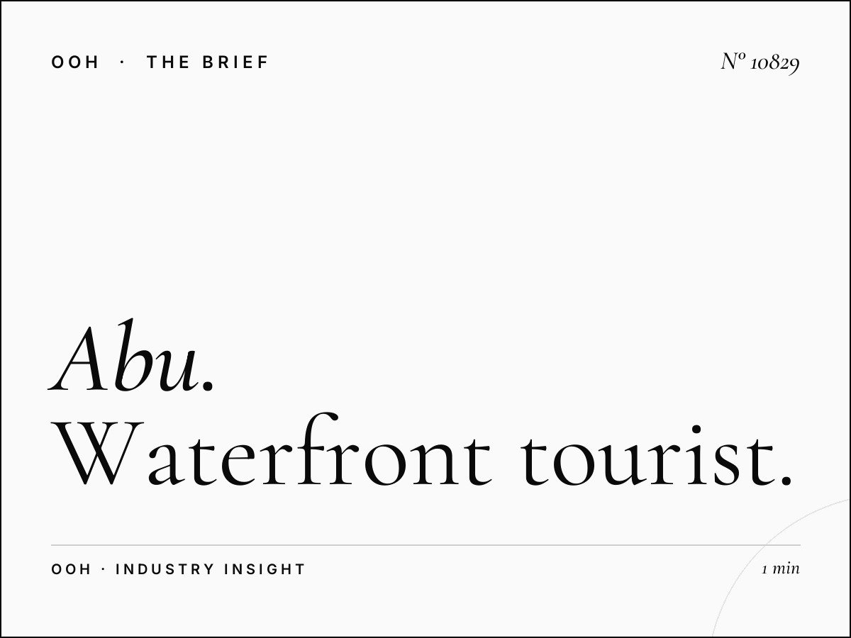 Abu Dhabi Corniche Lamp Posts: Waterfront Tourist Hotspot Advertising Excellence