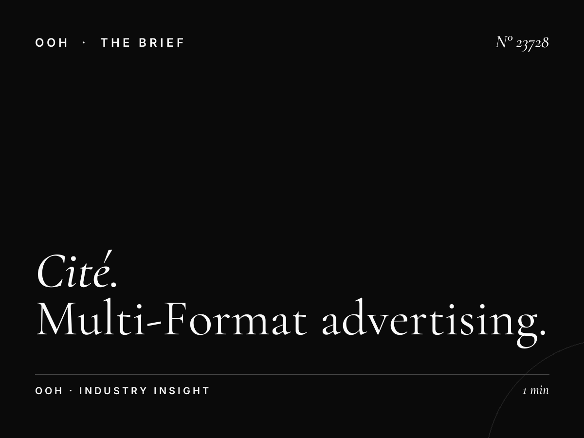 Cité des Sciences Static Unipole Integration: Multi-Format Advertising Strategy for Maximum Visitor Impact