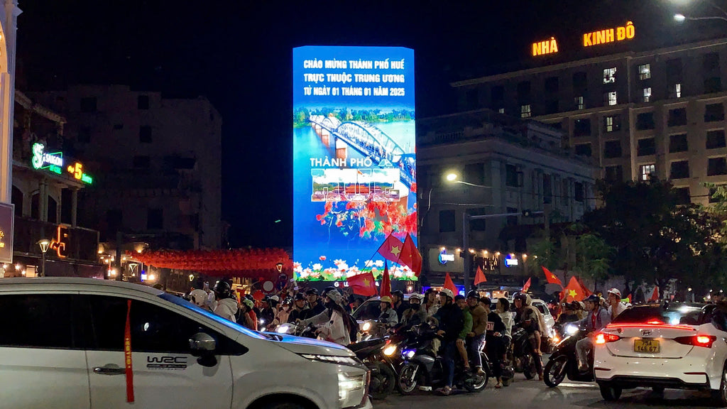 LED Screen, Position five-way junction mũi tàu - Trung tâm walking street TP Huế (góc road Võ Thị Sáu - Nguyễn Thái Học - Bến Nghé, Hue