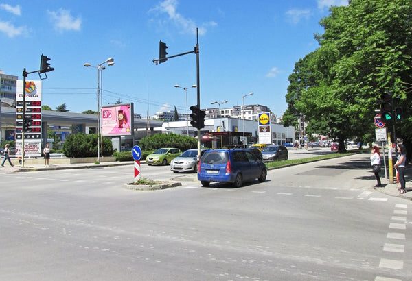 PIZA 4x3 Billboard, Pirin Str. - after Tsar Osvoboditel Blvd. in front of, Varna, Bulgaria — image 2