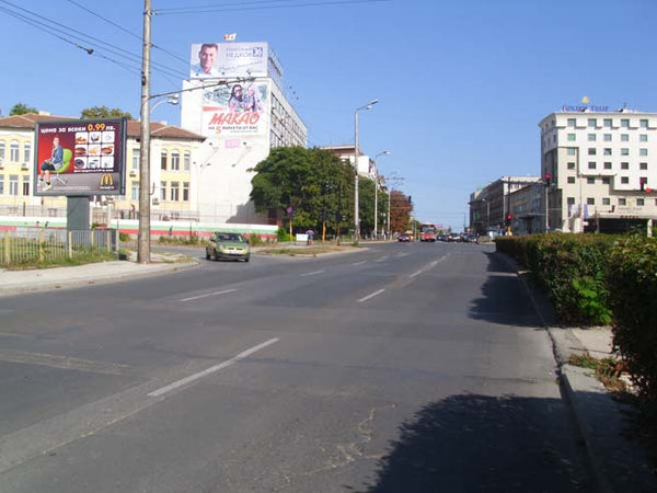 PIZA 4x3 Billboard, Hristo Botev Blvd. / Krakra Str. - after the Cathedral, Varna, Bulgaria — image 2