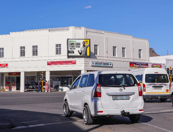 Komani N6 Cathcart Street Digital Screen, Queenstown