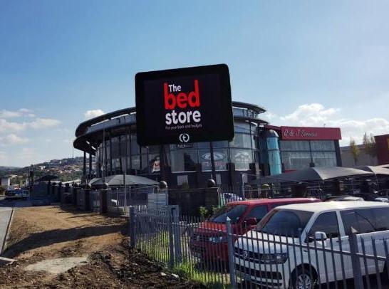 R24 & Nelson Mandela Street Digital Screen, Rustenburg