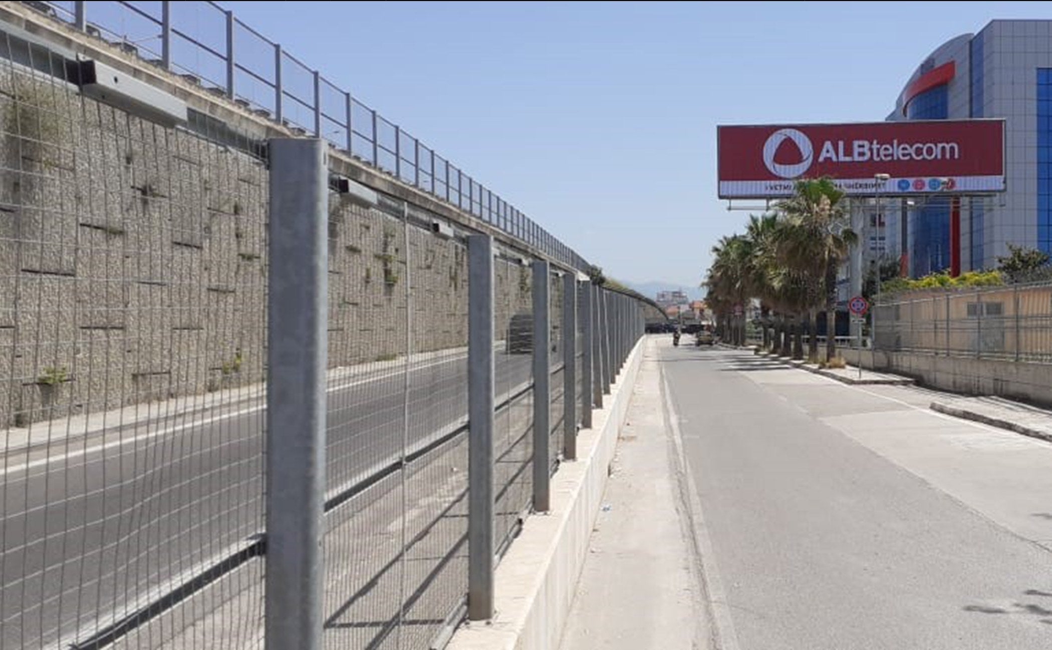 Trivision Billboard Brenda Magazinave Te Agna, Tirana, Albania