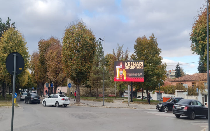 LED Screen Rrethrrotullimi Perballe Poliklinikes, Korce, Albania