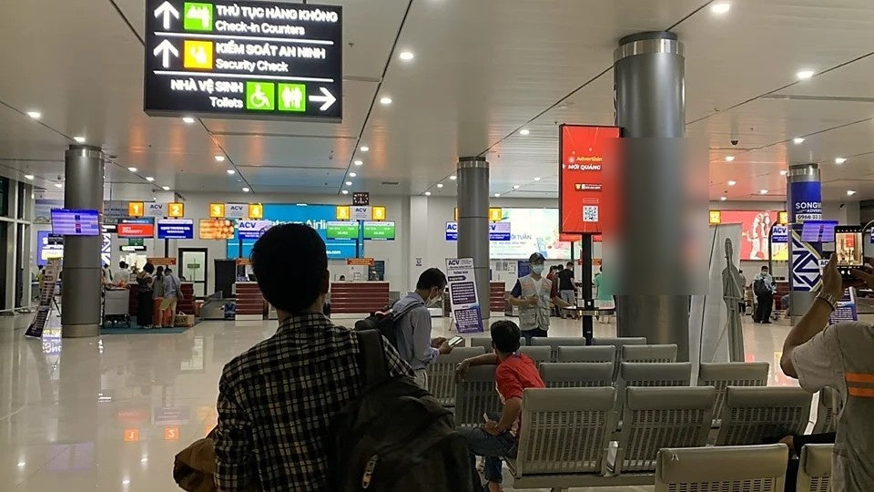 Digital Screen, System: phone charging miễn phí phục vụ hành khách airport Phù Cát, Binh Dinh