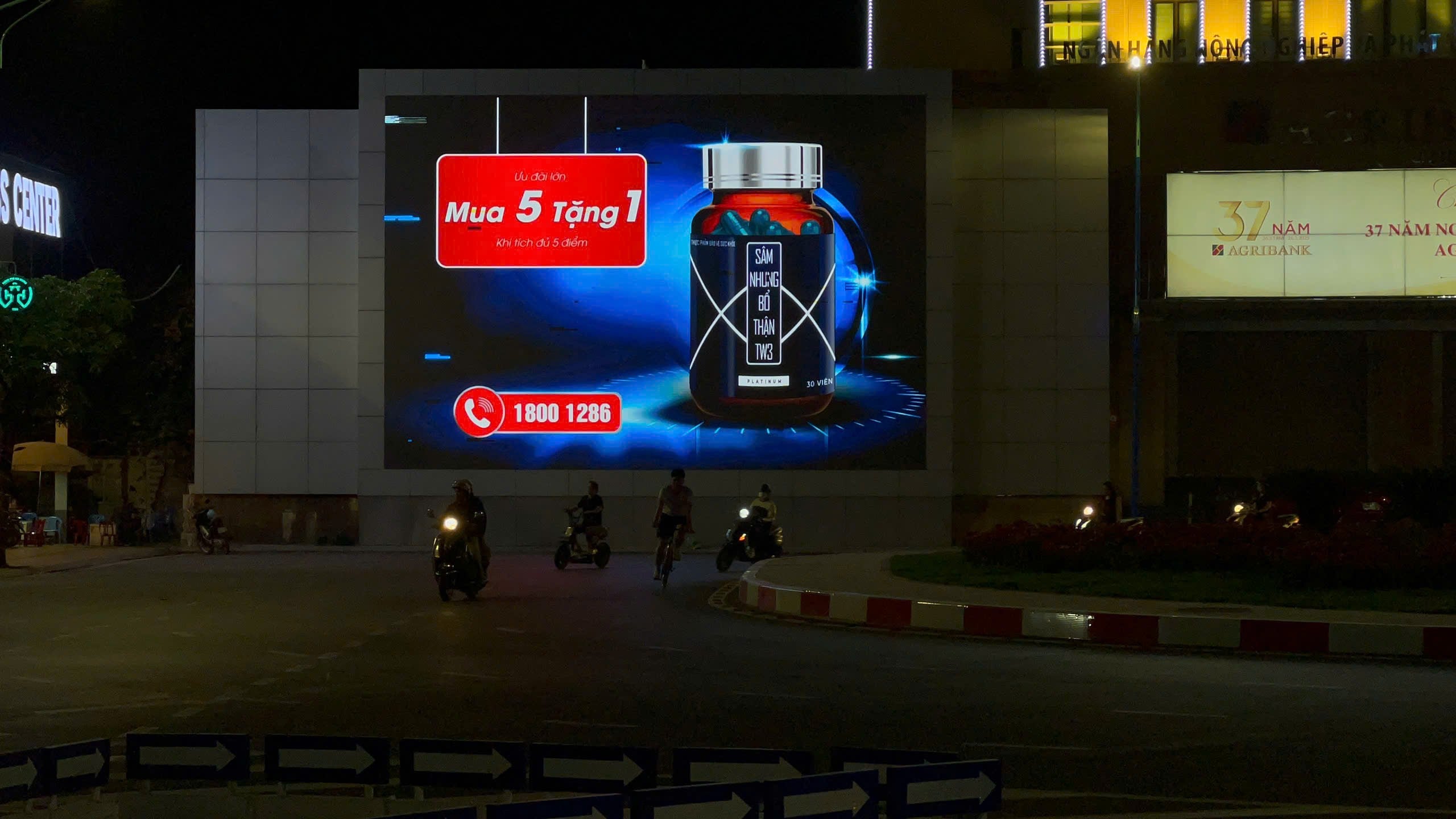 Roundabout five-way junction post office, Vietnam