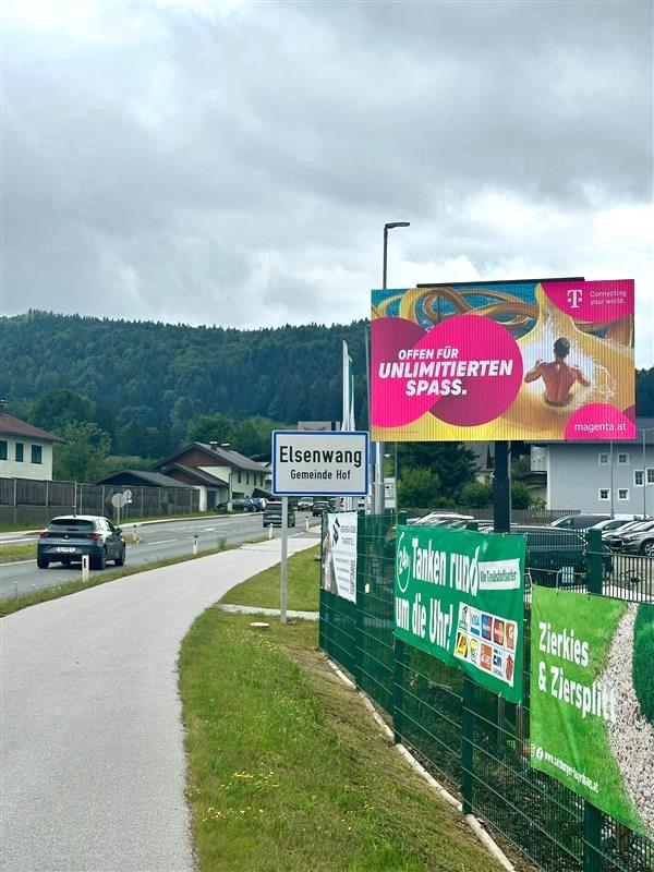 LED Wall (DOOH), bei Salzburg Elsenwang, Hof bei Salzburg, Austria