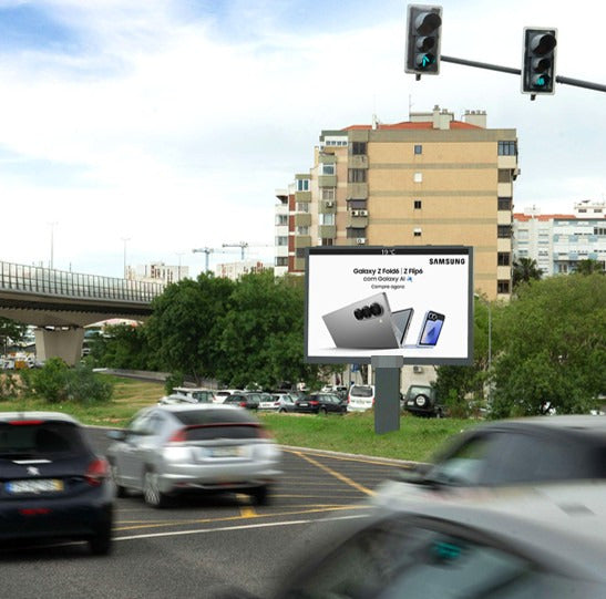 City Land LED 22 sqm Avenida Padre Cruz (Semáforos), Lisbon