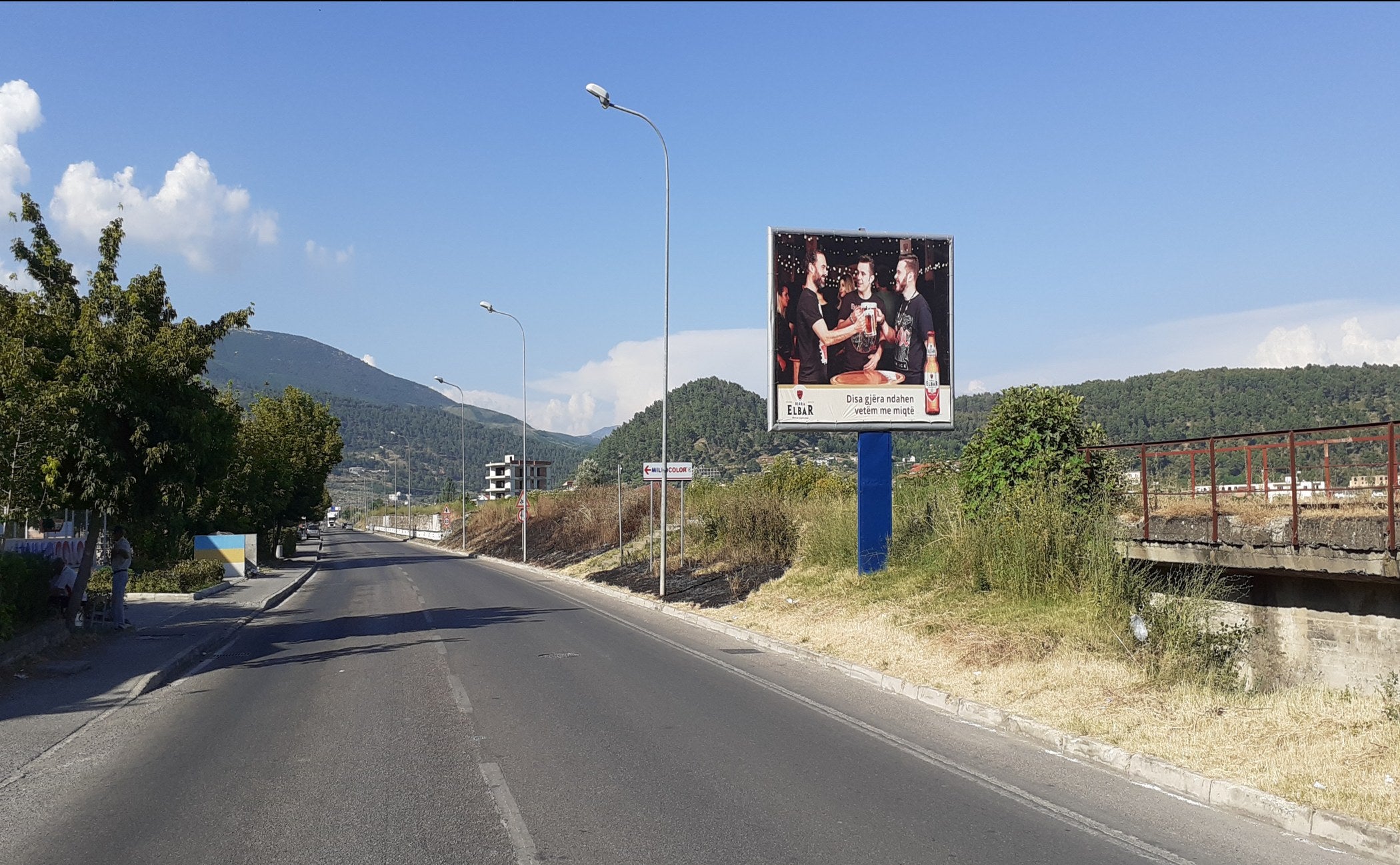 Billboard Unaza E Re Prane Shinave Te Trenit Ura, Elbasan, Albania