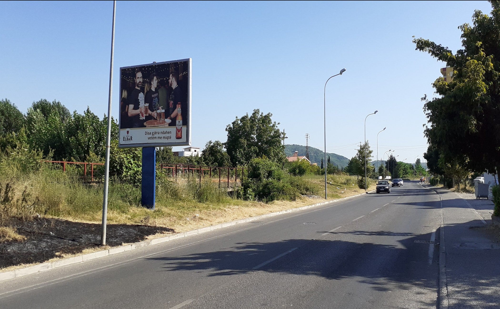 Billboard Unaze E Re Prane Shinave Te Trenit Ura, Elbasan, Albania