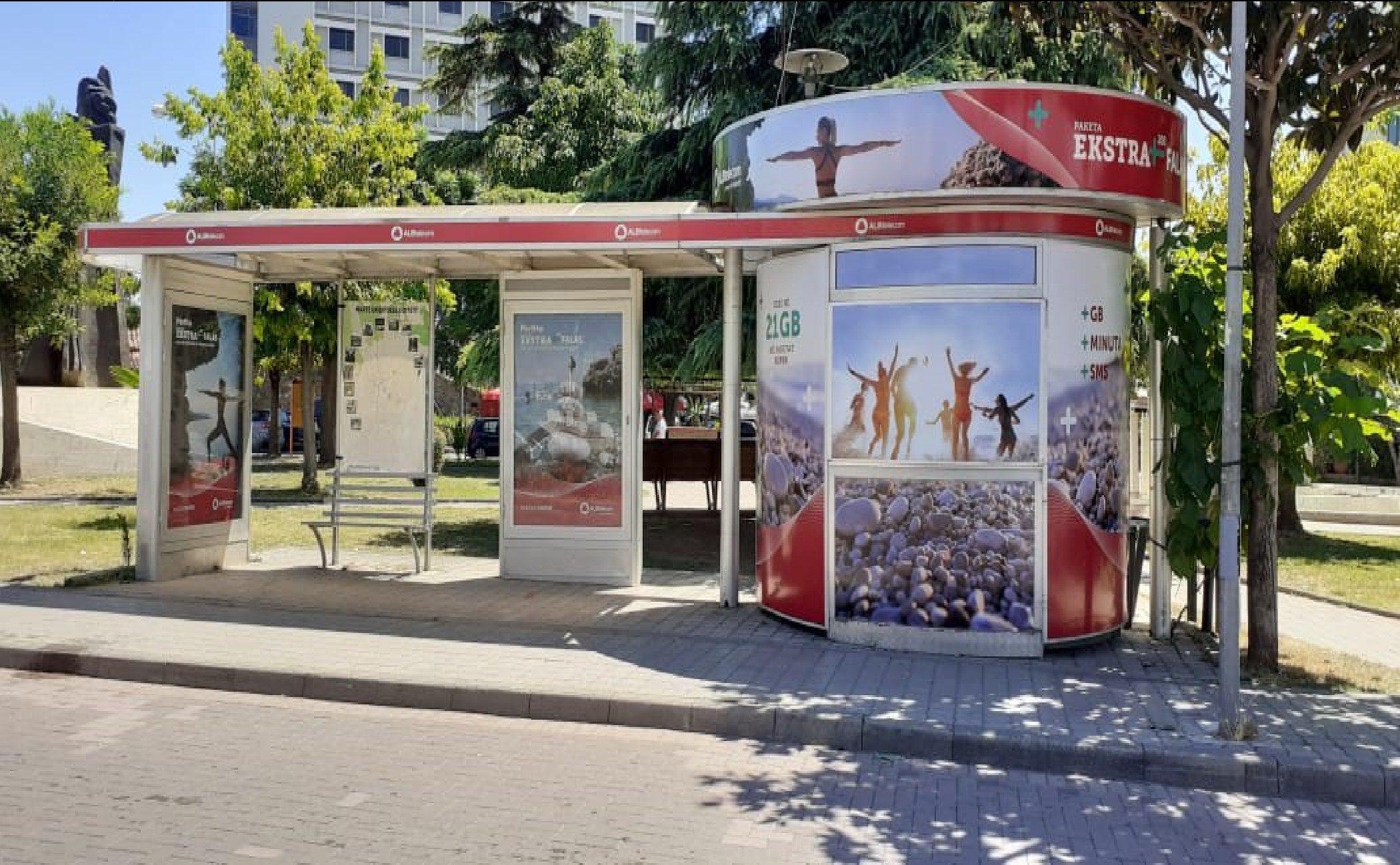 Kiosk Panel Qender Sheshi I Furgonave Perballe Hamamit, Elbasan, Albania