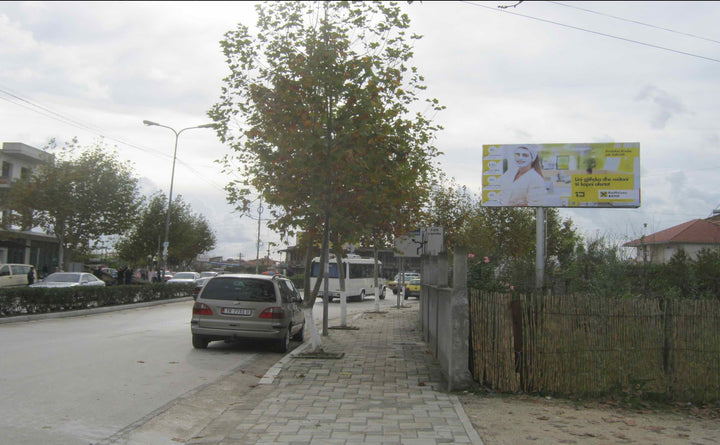 Ground Billboard Rrethrotullimi Vlore Fier (hyrje Fier), Fier, Albania