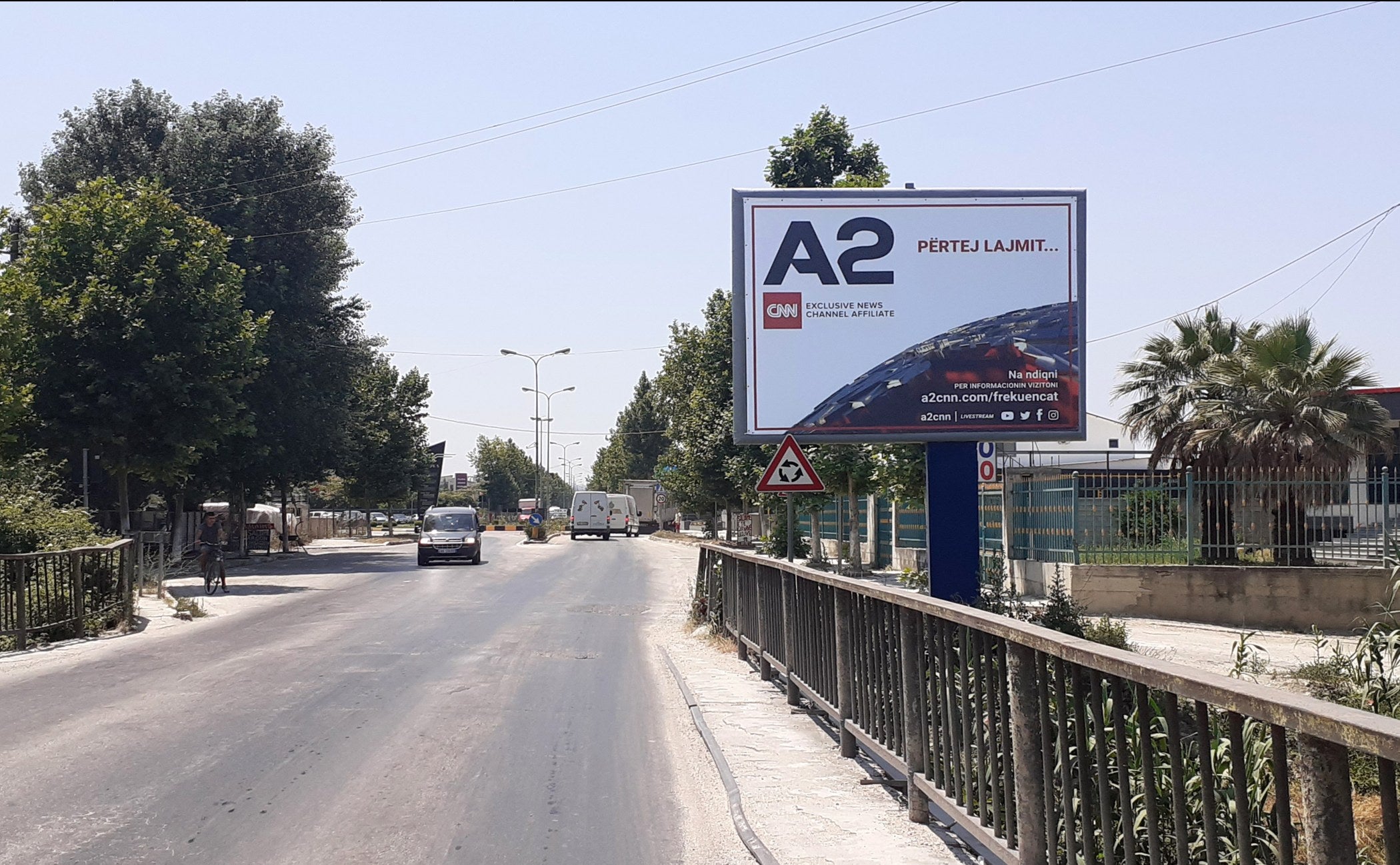 Billboard Ura Hyrje Qytet Bashkimi Rr Se Vjeter Me Te Re, Fier, Albania