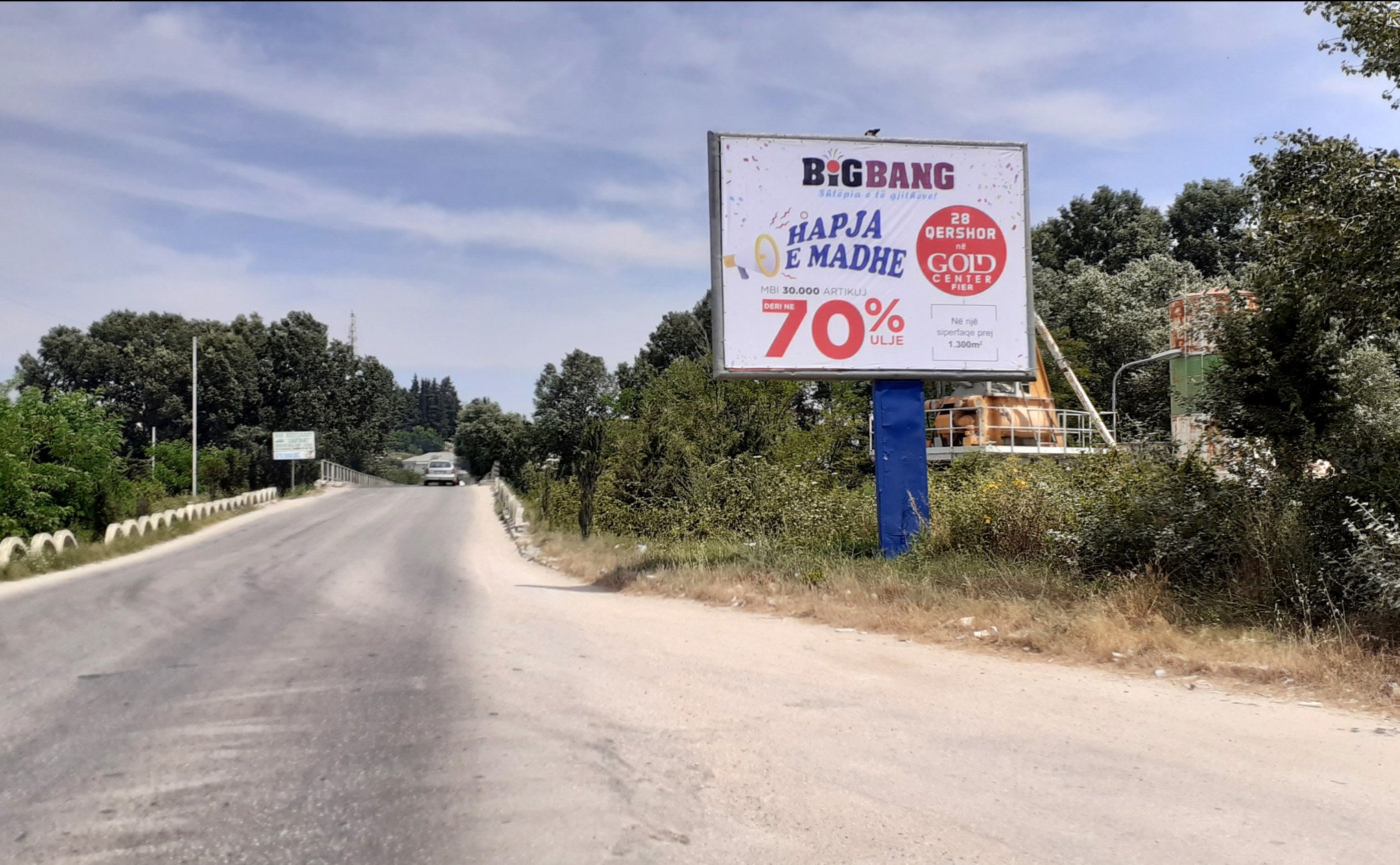 Billboard Ura Sheq Prane Kabines, Fier, Albania