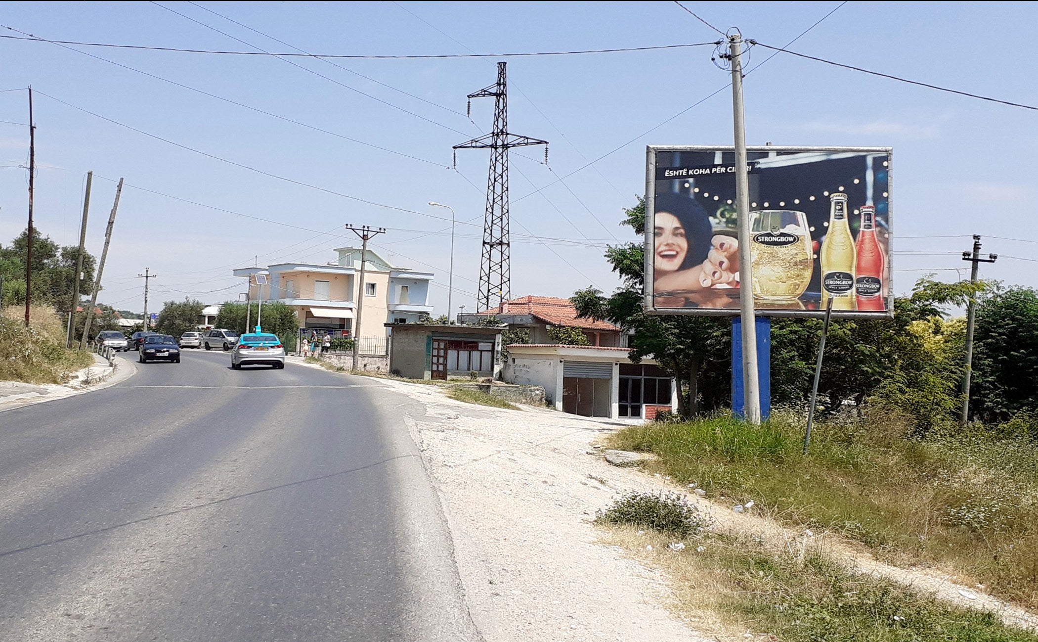 Billboard Hyrje Mbrostar Para Zyres Njesise Administrative, Fier, Albania