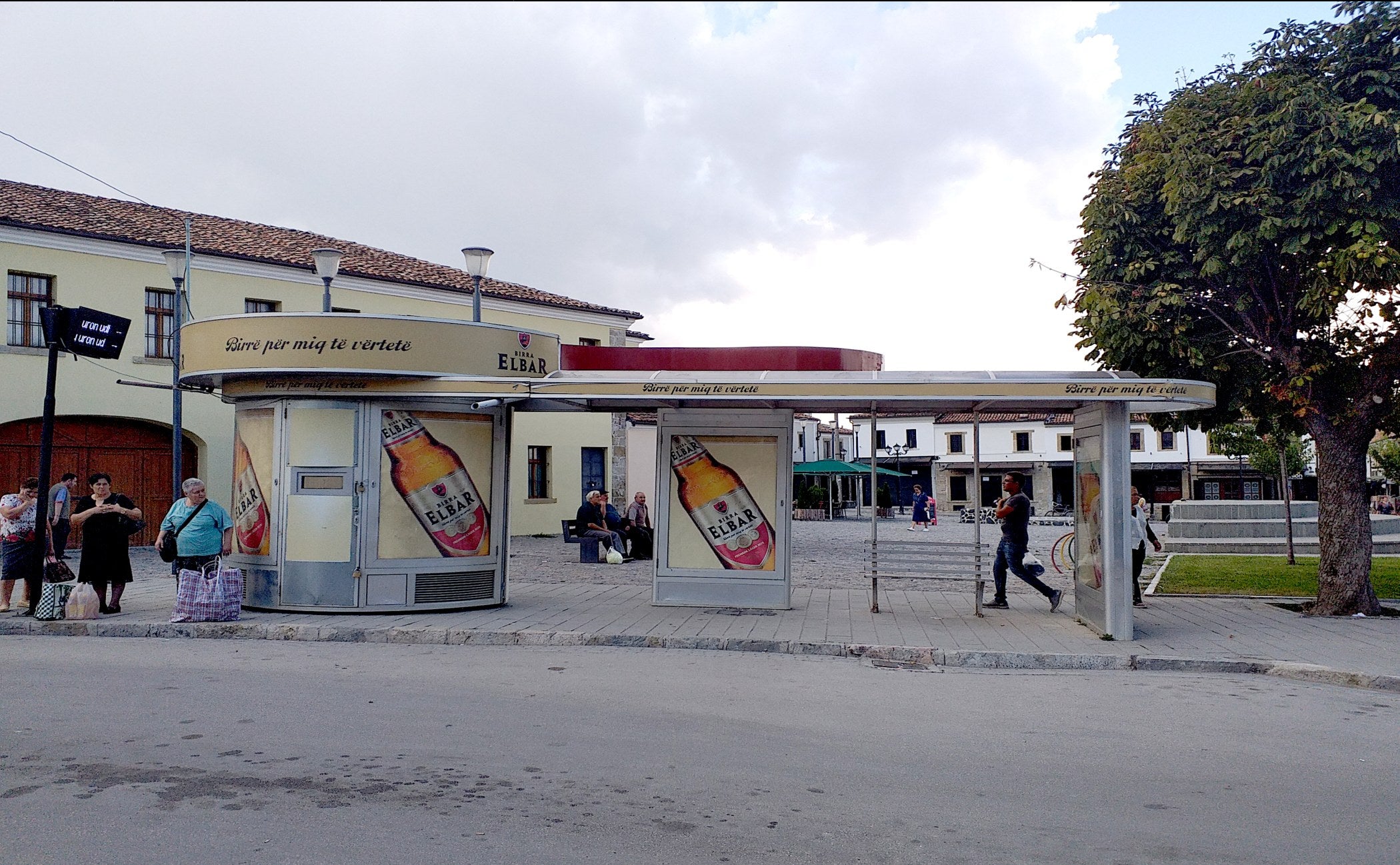 Kiosk Panel Pazari Ish Policia E Vjeter, Korce, Albania