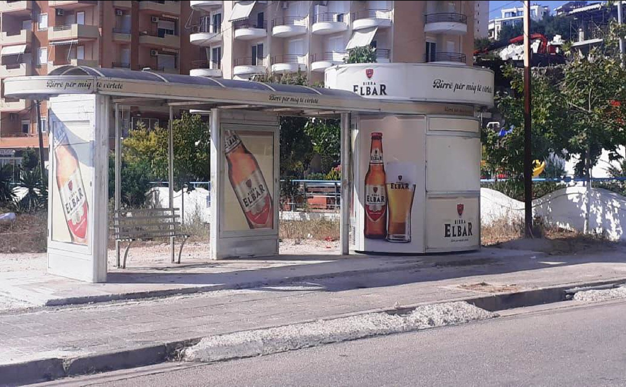 Stacion Autobuzi Me Pike Shitj Prane Hotel Oasis Sarande, Sarande, Albania