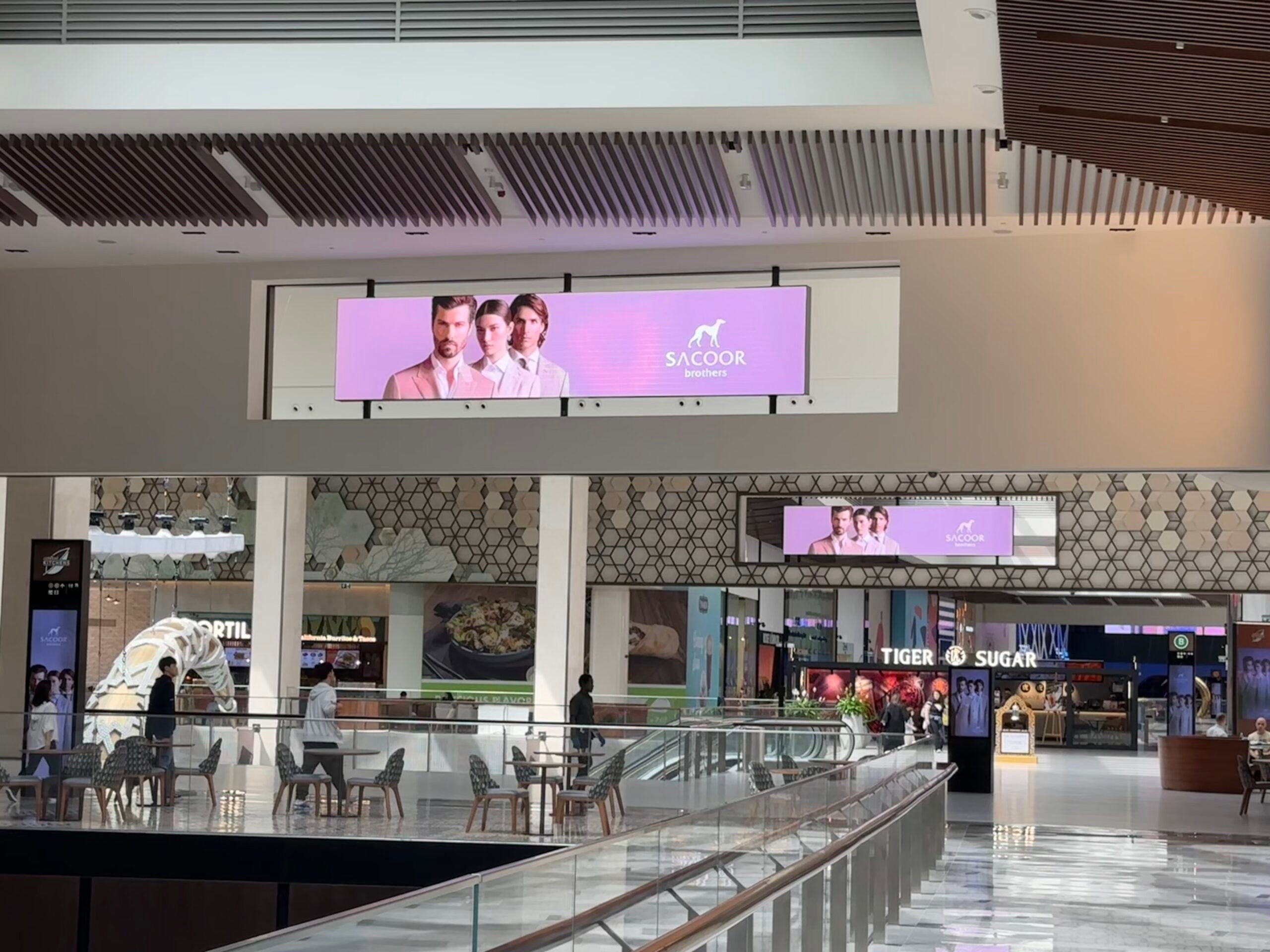 Mall placement at The Galleria Mall Screens, Abu Dhabi (view 4)