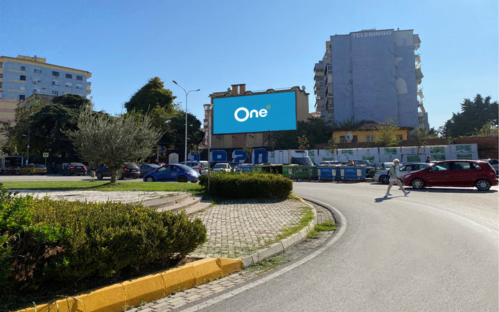 Fasada Sheshi Avni Rustemi Pazari I Ri, Tirana, Albania