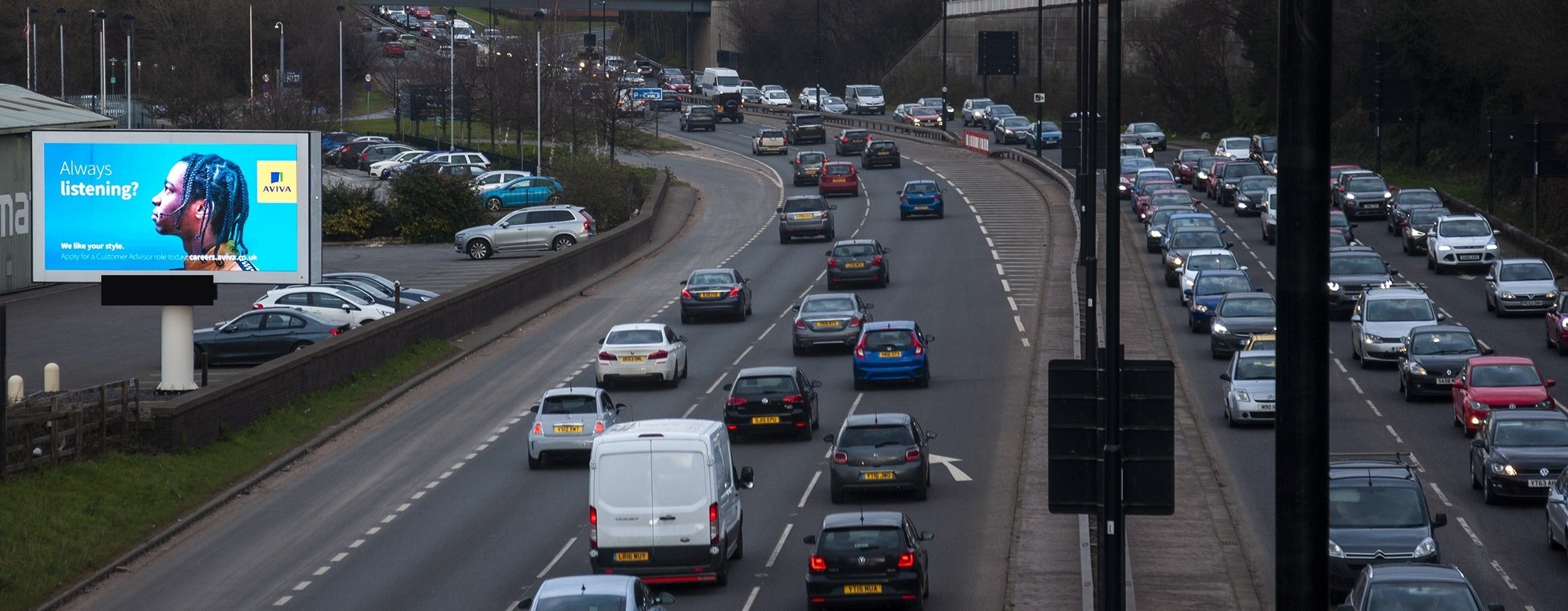 A57 Sheffield Parkway digital screen reaching daytime traffic into Sheffield
