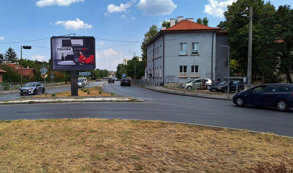 PIZA 4x3 Billboard, Vasil Kanchov Blvd. - sep. line before roundabout at Lukoil, Vratsa, Bulgaria — image 2