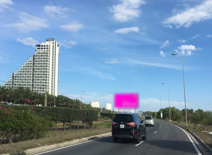Composite Pole Billboard, Km 25, median strip Nguyễn Tất Thành, Nha Trang