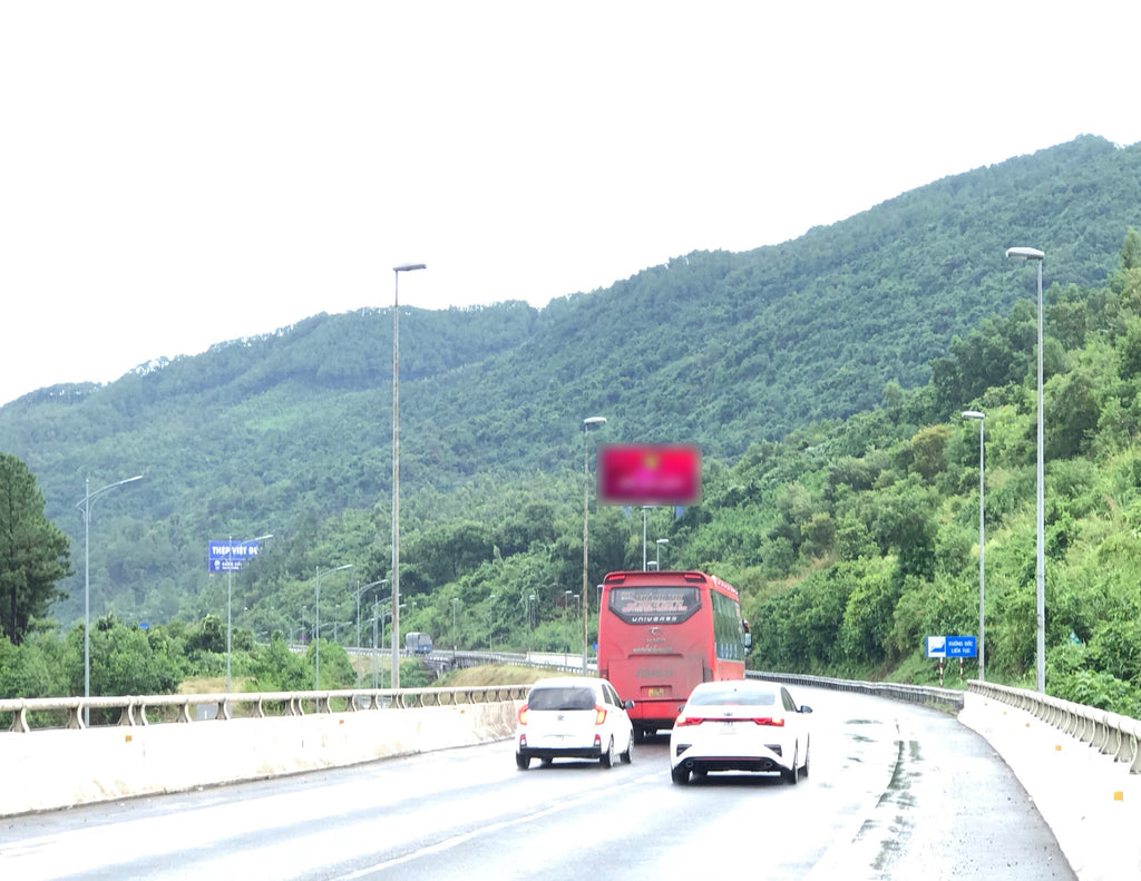 Composite Pole Billboard, Position no. 02: south tunnel mouth Hải Vân, Da Nang