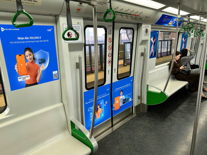 Decal, Tàu HN3-09 - system: DECAN dán trong tàu Metro Hà Nội tuyến 3.1 Nhổn - Ga Hà Nội, Hanoi
