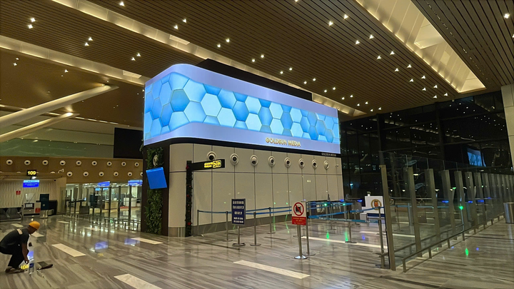 Digital Screen, Security-screening area VIP passengers terminal T3, airport Tân Sơn Nhất, Ho Chi Minh City