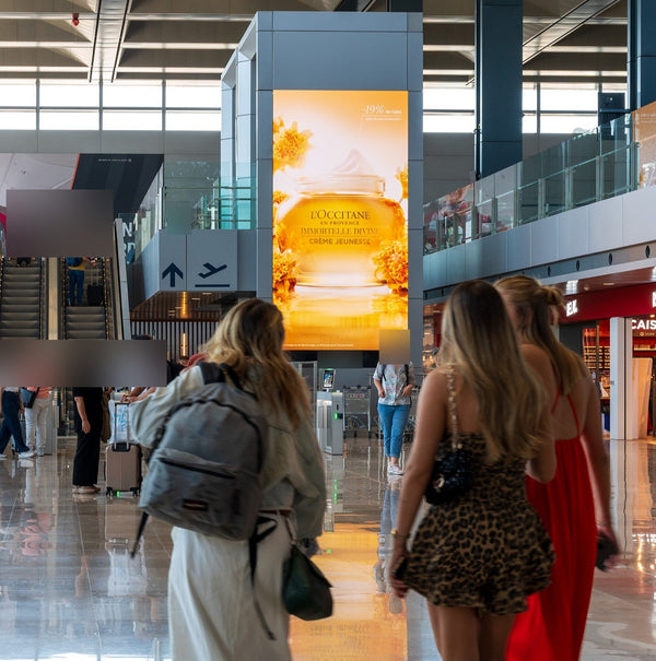 Digital Skylift XXL Screen (15 m²), Terminal 1, Marseille Provence Airport, Marseille