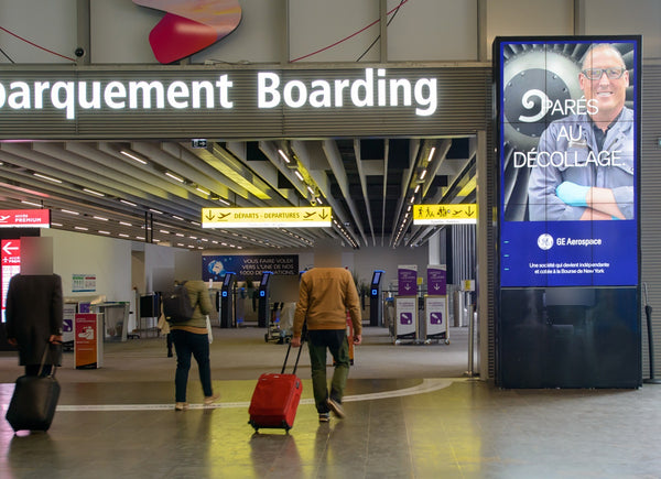 Fresque Digitale Screen Wall (9 x 46-inch), Toulouse-Blagnac Airport Departures, Toulouse