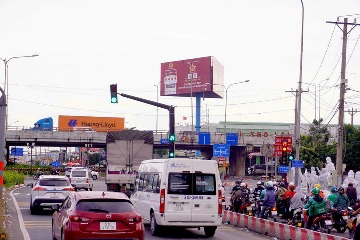 Gantry Billboard, 86 national highway 1A, crossroads Bình Phước, Thủ Đức, Ho Chi Minh City