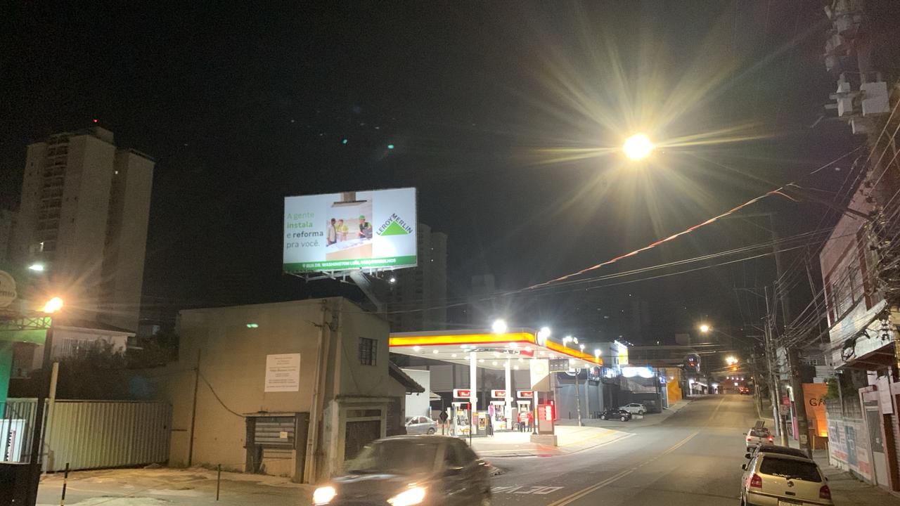 Illuminated frontlight billboard at Av. Guarulhos 1758, Guarulhos, Brazil