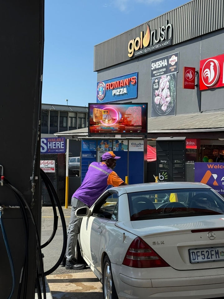Hillcrest Forecourt LED, Hillcrest