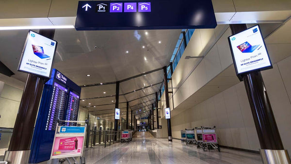 Landside Portrait Screens (30 Screens), Helsinki Airport — image 3