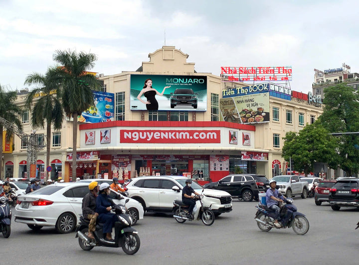 LED Screen, Crossroads square Lê Lợi, supermarket Nguyễn Kim, 27-29 road Lê Lợi, Thanh Hoa