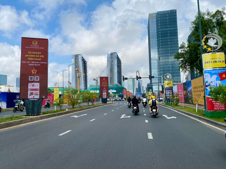 LED Screen, DPC bridge Ba Son (road R12), urban area Thủ Thiêm, ward An Khánh, Ho Chi Minh City