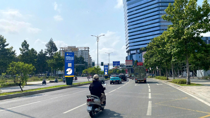 LED Screen, DPC bridge Thủ Thiêm (road Nguyễn Cơ Thạch), urban area Thủ Thiêm, ward An Khánh, Ho Chi Minh City