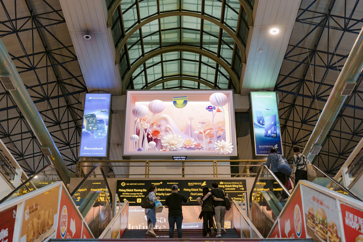 LED Screen, Entrance to departure lounge VIP, level 3, Hanoi