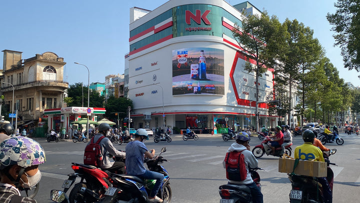 LED Screen, Shopping mall Nguyễn Kim, 63-65-67 Trần Hưng Đạo, ward bridge Ông Lãnh, district 1, Ho Chi Minh City