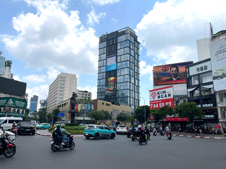 LED Screen, TOP AB Tower, 76 Lê Lai, ward Bến Thành, Ho Chi Minh City