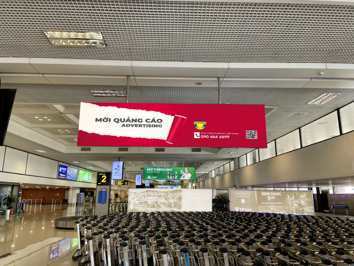 Lightbox, Ceiling-hung between baggage belt 1-2 (wing B) Nội Bài DA99, Hanoi