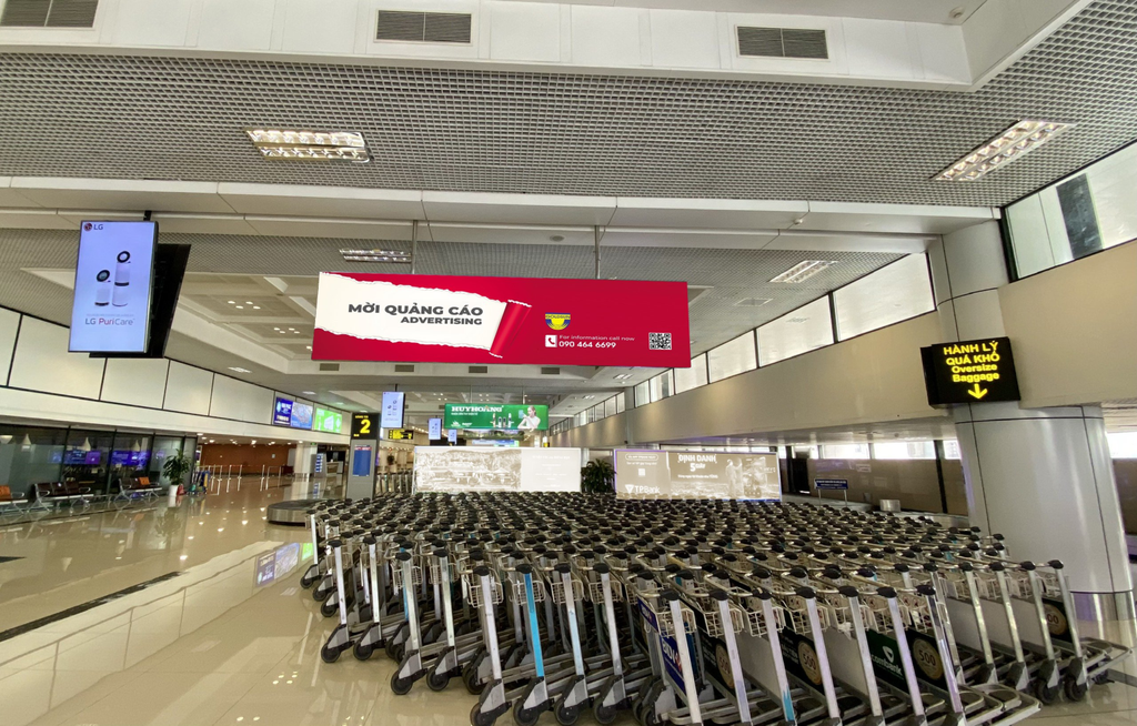 Ceiling-hung between baggage belt 1-2 (wing B) Nội Bài DA99, Vietnam