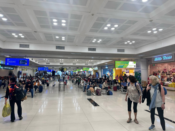 Lightbox, DD16 lightbox ceiling-hung departure lounge khu D (phía wing B), Hanoi
