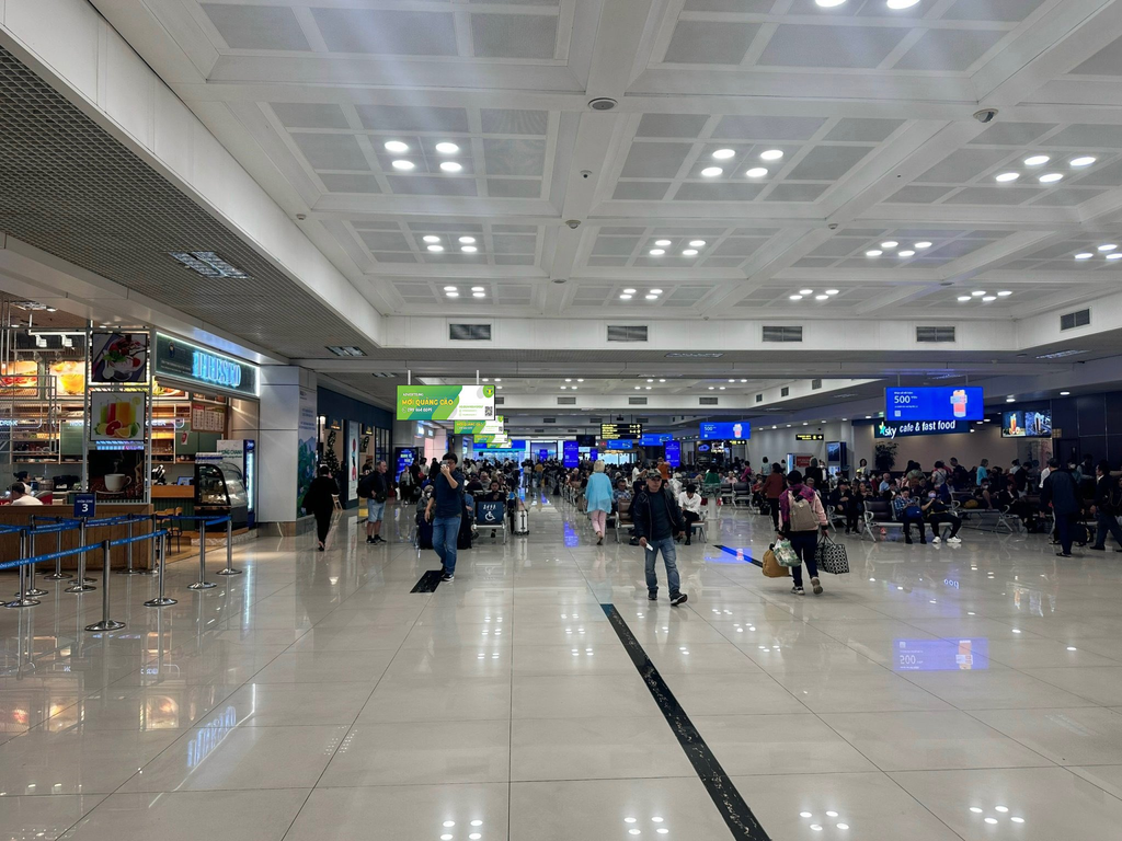 DD19 lightbox ceiling-hung departure lounge khu D (phía wing A), Vietnam