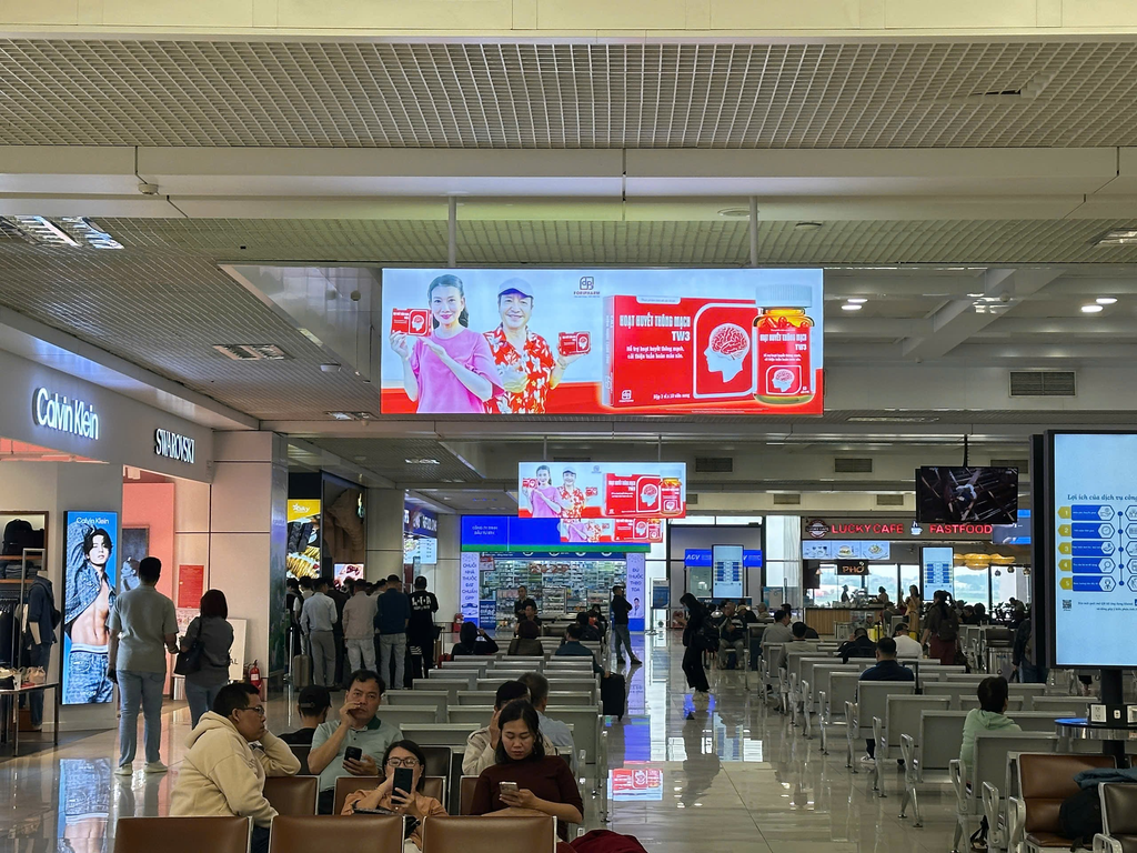 DD20 lightbox ceiling-hung departure lounge khu D (phía wing A), Vietnam