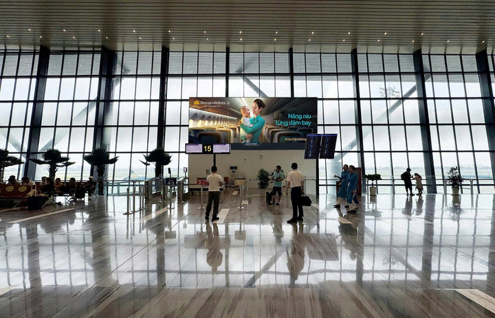 Lightbox, On đảo hành lý baggage belt no. 1 inside arrivals, terminal T3 – airport Tân Sơn Nhất, Ho Chi Minh City