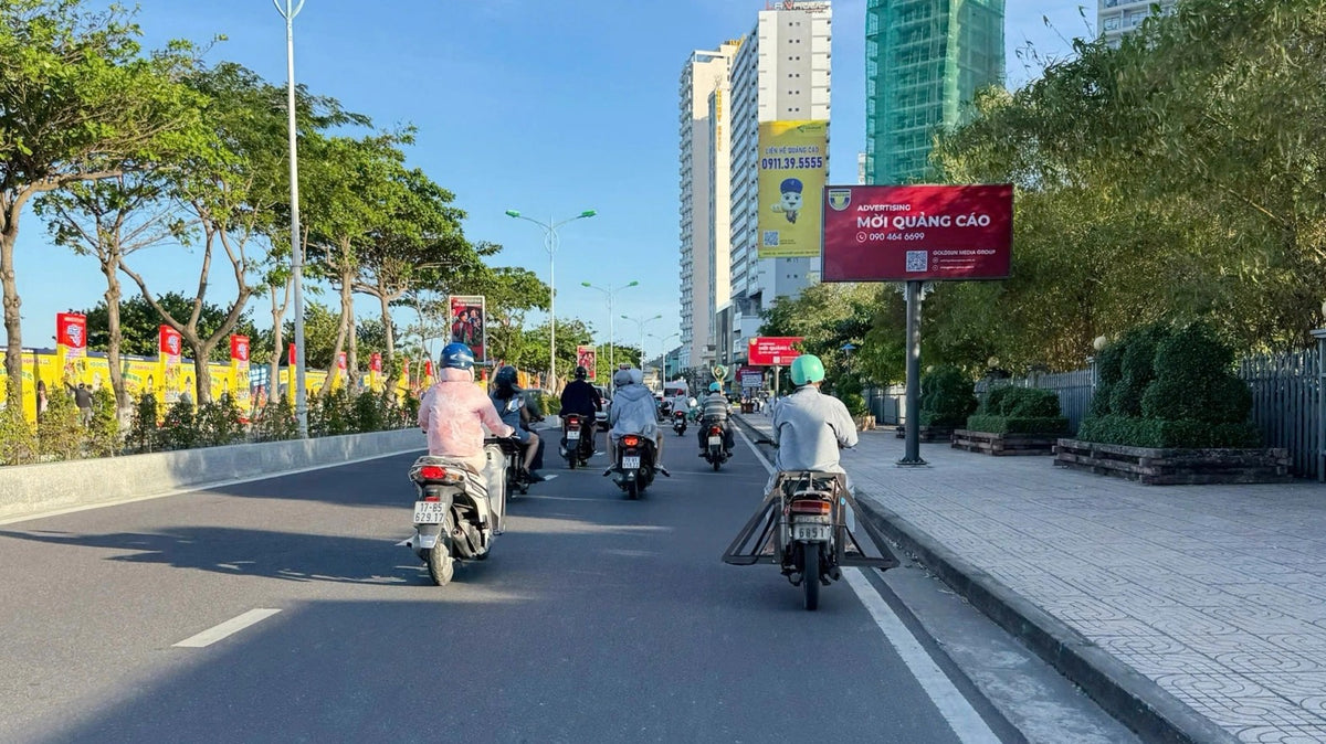 Lightbox, VT20 sidewalk west side road Trần Phú - p. Lộc Thọ, Nha Trang